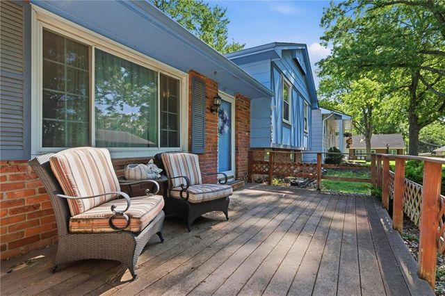 706 NE Darwin Street, Lee's Summit, MO 64063
