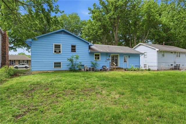 706 NE Darwin Street, Lee's Summit, MO 64063