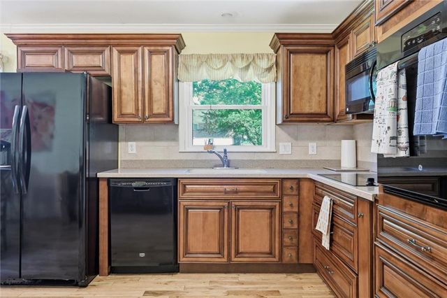 706 NE Darwin Street, Lee's Summit, MO 64063
