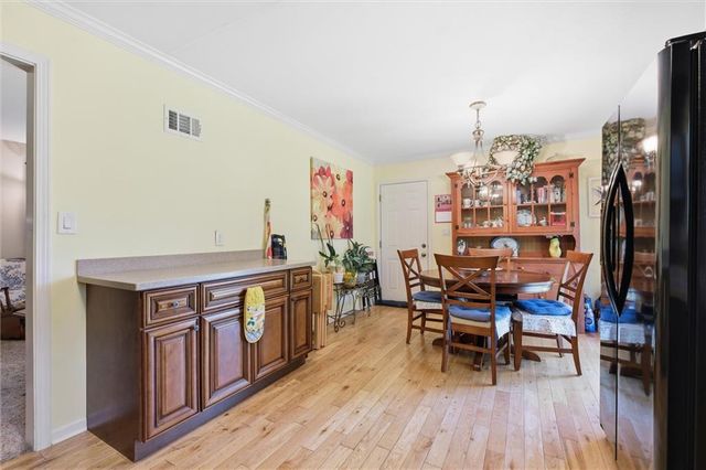 706 NE Darwin Street, Lee's Summit, MO 64063