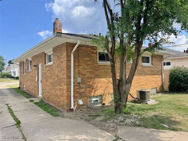 28642 Forest Road, Willowick, OH 44095