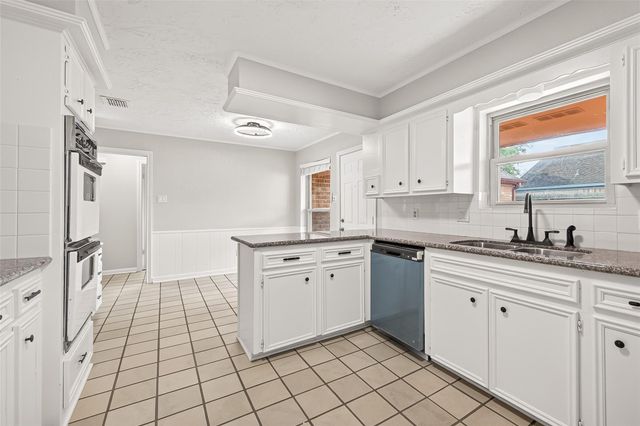 6207 Claridge Drive, Houston, TX 77096