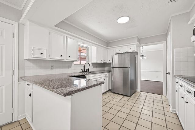 6207 Claridge Drive, Houston, TX 77096