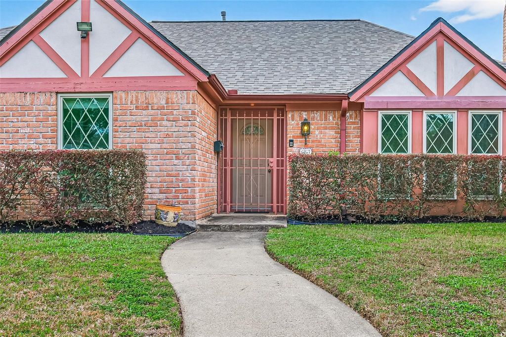 6207 Claridge Drive, Houston, TX 77096