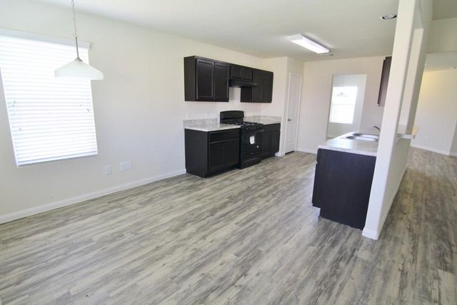 11 Leisure Shore Court, Manvel, TX 77578