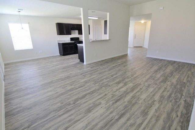 11 Leisure Shore Court, Manvel, TX 77578