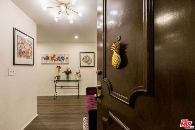 17711 Margate Street 211, Encino (los Angeles), CA 91316