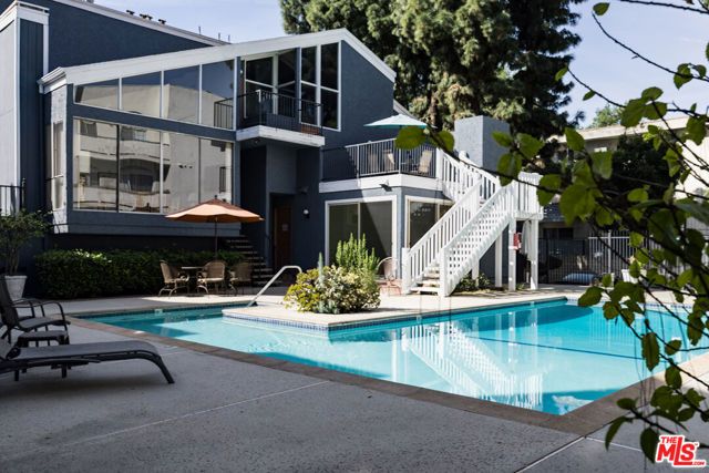 17711 Margate Street 211, Encino (los Angeles), CA 91316