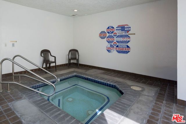 17711 Margate Street 211, Encino (los Angeles), CA 91316