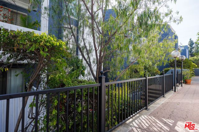 17711 Margate Street 211, Encino (los Angeles), CA 91316