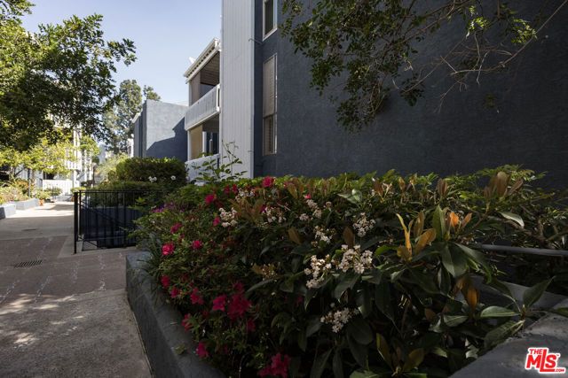 17711 Margate Street 211, Encino (los Angeles), CA 91316
