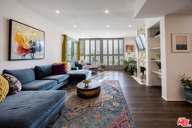 17711 Margate Street 211, Encino (los Angeles), CA 91316