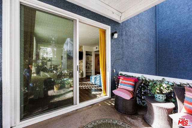 17711 Margate Street 211, Encino (los Angeles), CA 91316