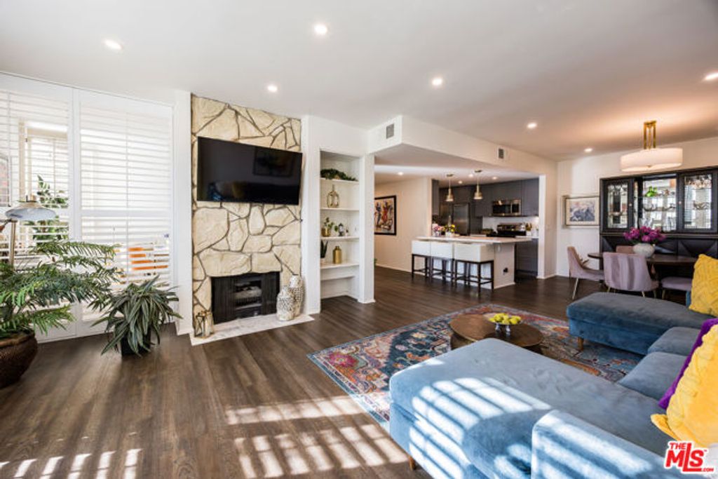 17711 Margate Street 211, Encino (los Angeles), CA 91316