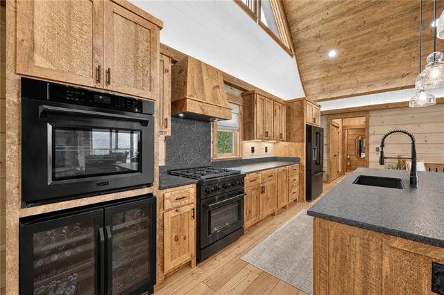 401 Kittatinny Drive, Mineral Bluff, GA 30559