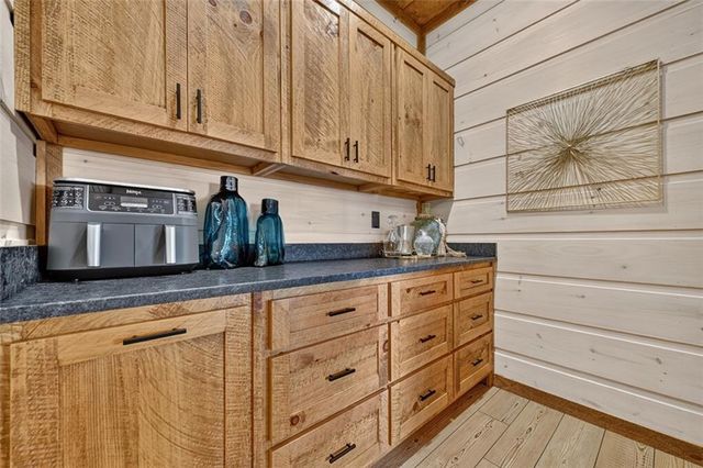 401 Kittatinny Drive, Mineral Bluff, GA 30559