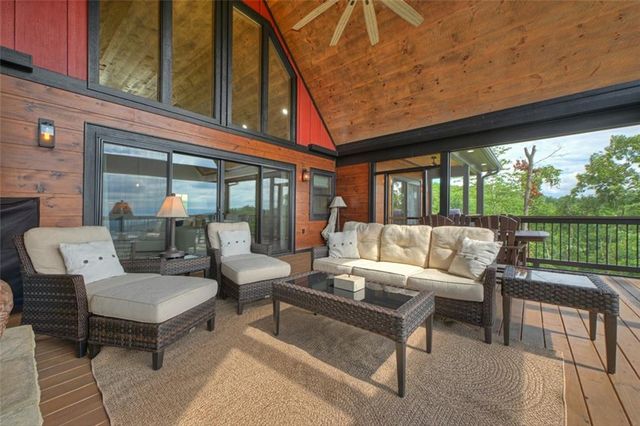 401 Kittatinny Drive, Mineral Bluff, GA 30559