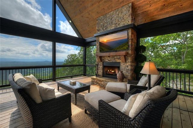 401 Kittatinny Drive, Mineral Bluff, GA 30559