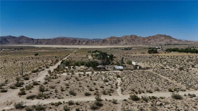 9821 Ivanhoe, Lucerne Valley, CA 92356