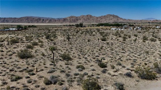 9821 Ivanhoe, Lucerne Valley, CA 92356