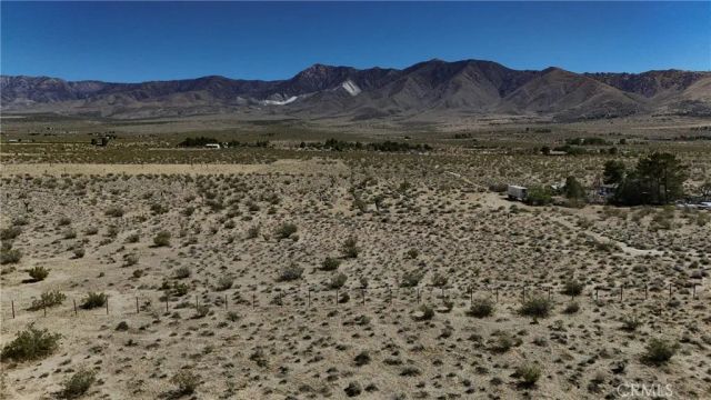 9821 Ivanhoe, Lucerne Valley, CA 92356
