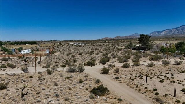 9821 Ivanhoe, Lucerne Valley, CA 92356