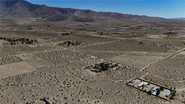 9821 Ivanhoe, Lucerne Valley, CA 92356