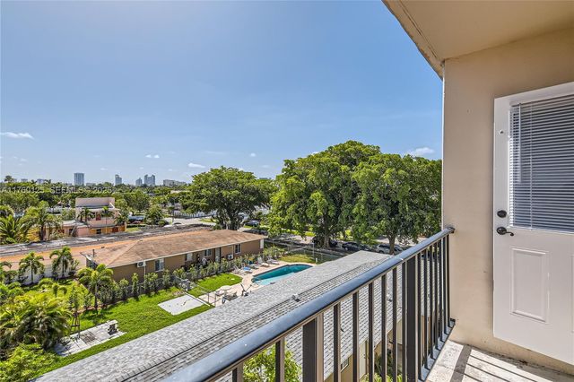 1855 Plunkett Street 406, Hollywood, FL 33020