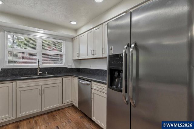 2095 Popcorn Ct NW, Salem, OR 97304