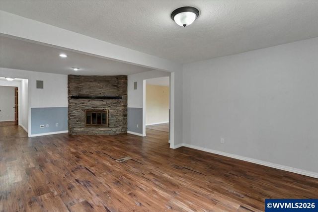 2095 Popcorn Ct NW, Salem, OR 97304