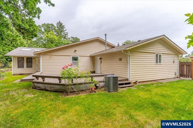 2095 Popcorn Ct NW, Salem, OR 97304