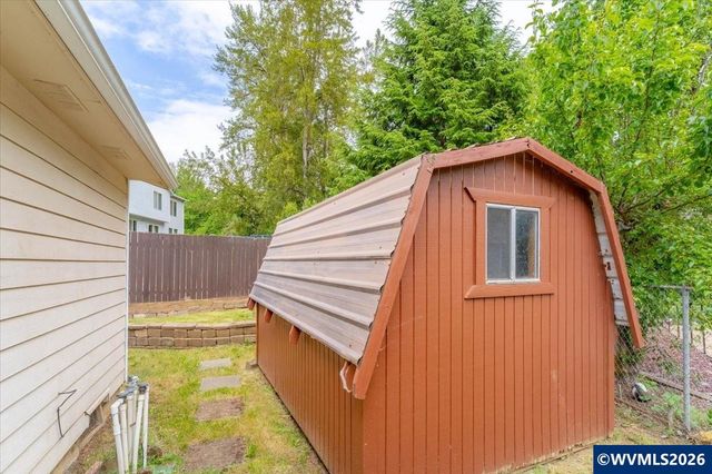 2095 Popcorn Ct NW, Salem, OR 97304