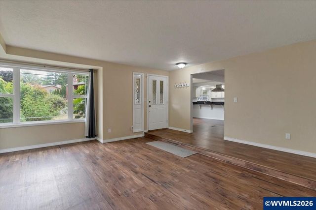 2095 Popcorn Ct NW, Salem, OR 97304