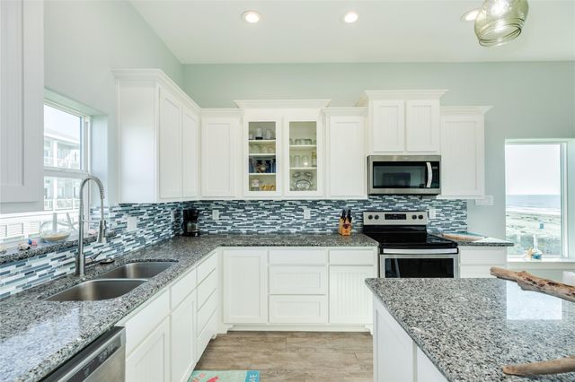 22224 Kennedy Drive, Galveston, TX 77554