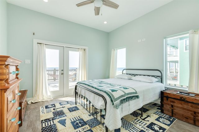 22224 Kennedy Drive, Galveston, TX 77554