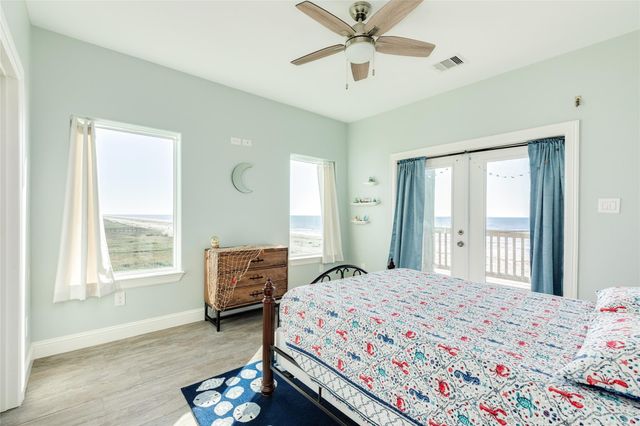 22224 Kennedy Drive, Galveston, TX 77554