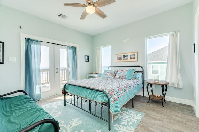 22224 Kennedy Drive, Galveston, TX 77554