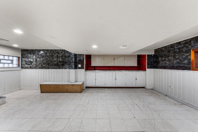 8142 S Yates Boulevard, Chicago, IL 60617