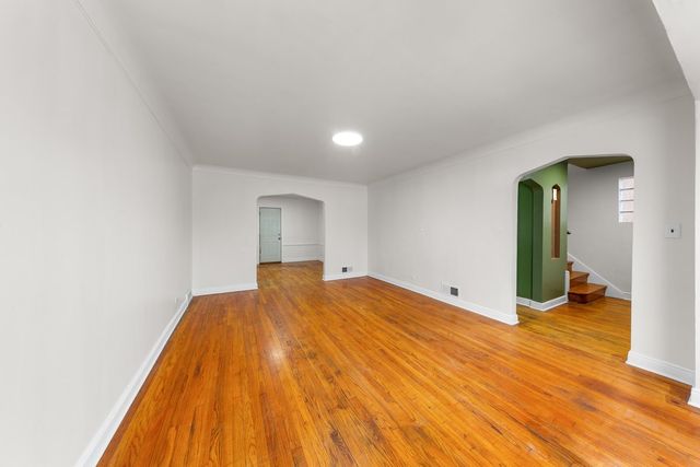 8142 S Yates Boulevard, Chicago, IL 60617