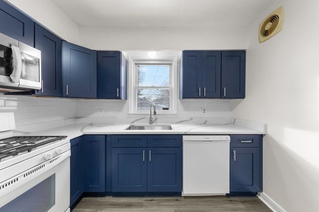 8142 S Yates Boulevard, Chicago, IL 60617