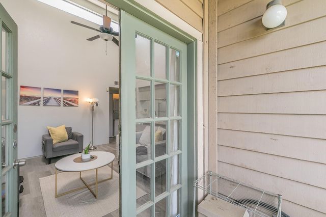 5750 Phoenix Drive 22, Dallas, TX 75231