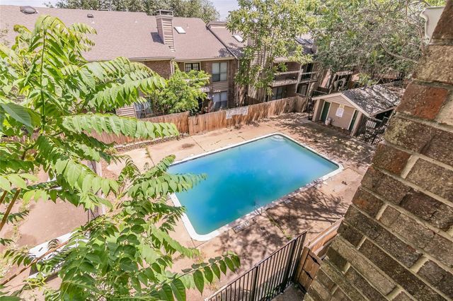 5750 Phoenix Drive 22, Dallas, TX 75231