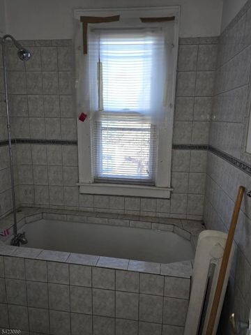 100 Coolidge St, Irvington Twp., NJ 07111