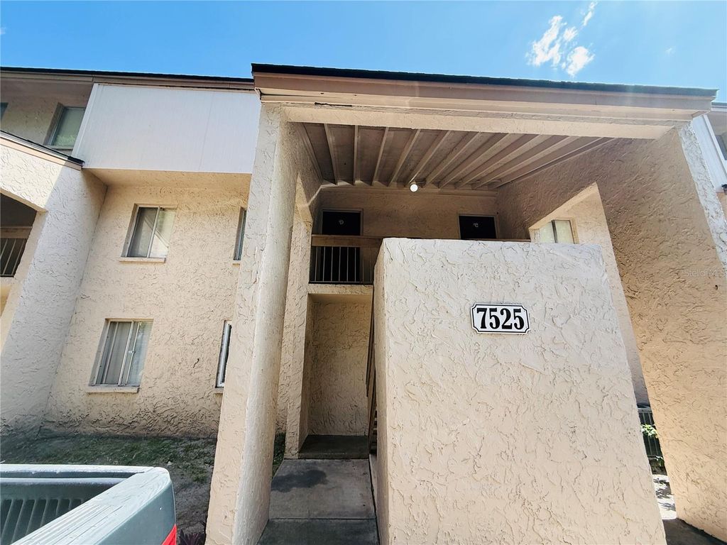 7525 PITCH PINE CIRCLE D, Tampa, FL 33617