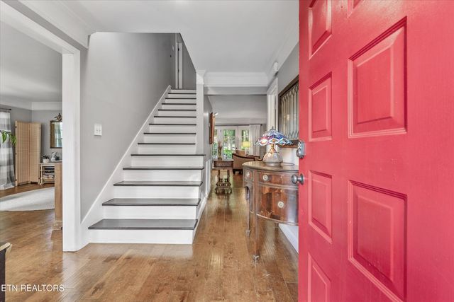 705 Villa Crest Drive, Knoxville, TN 37923