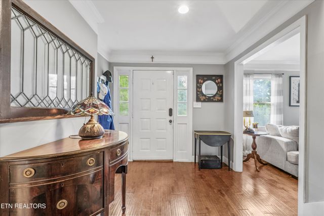 705 Villa Crest Drive, Knoxville, TN 37923
