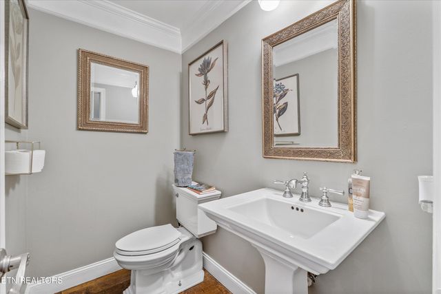 705 Villa Crest Drive, Knoxville, TN 37923