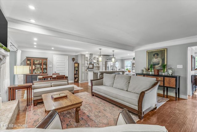 705 Villa Crest Drive, Knoxville, TN 37923
