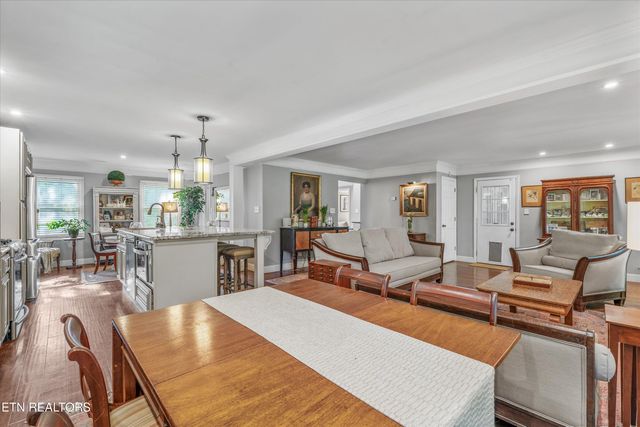 705 Villa Crest Drive, Knoxville, TN 37923