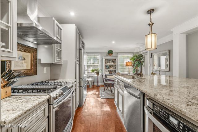 705 Villa Crest Drive, Knoxville, TN 37923